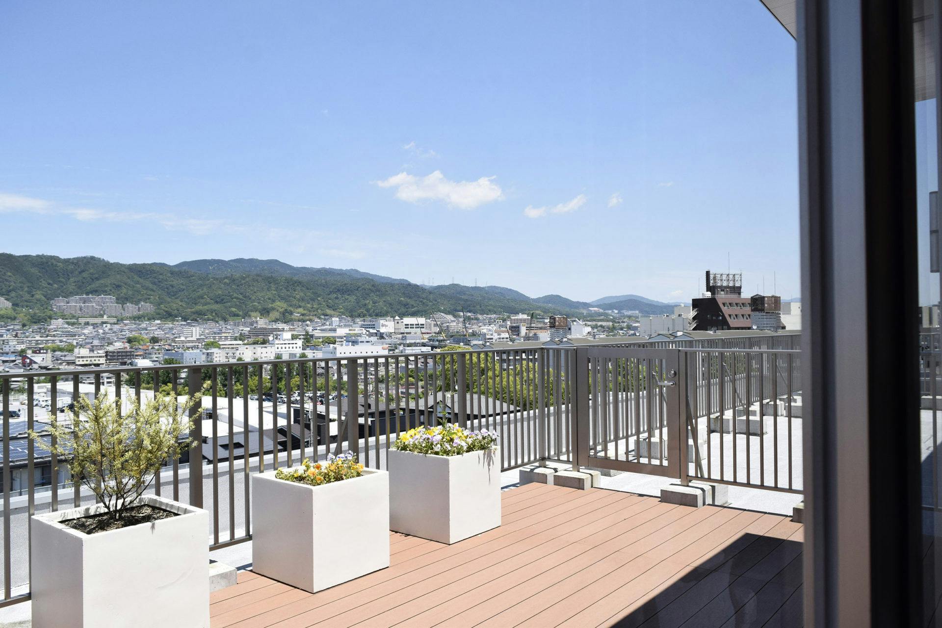 ニチイメゾン箕面船場 ルーフバルコニー
