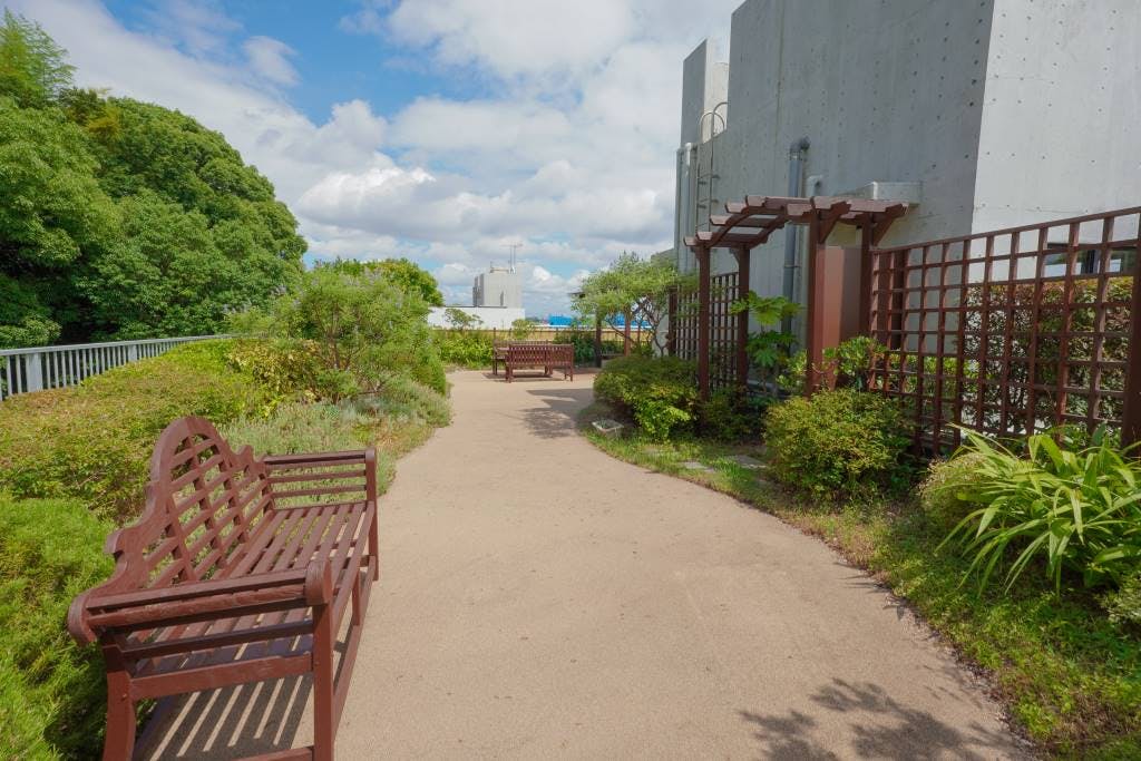 アズハイム市川 屋上庭園