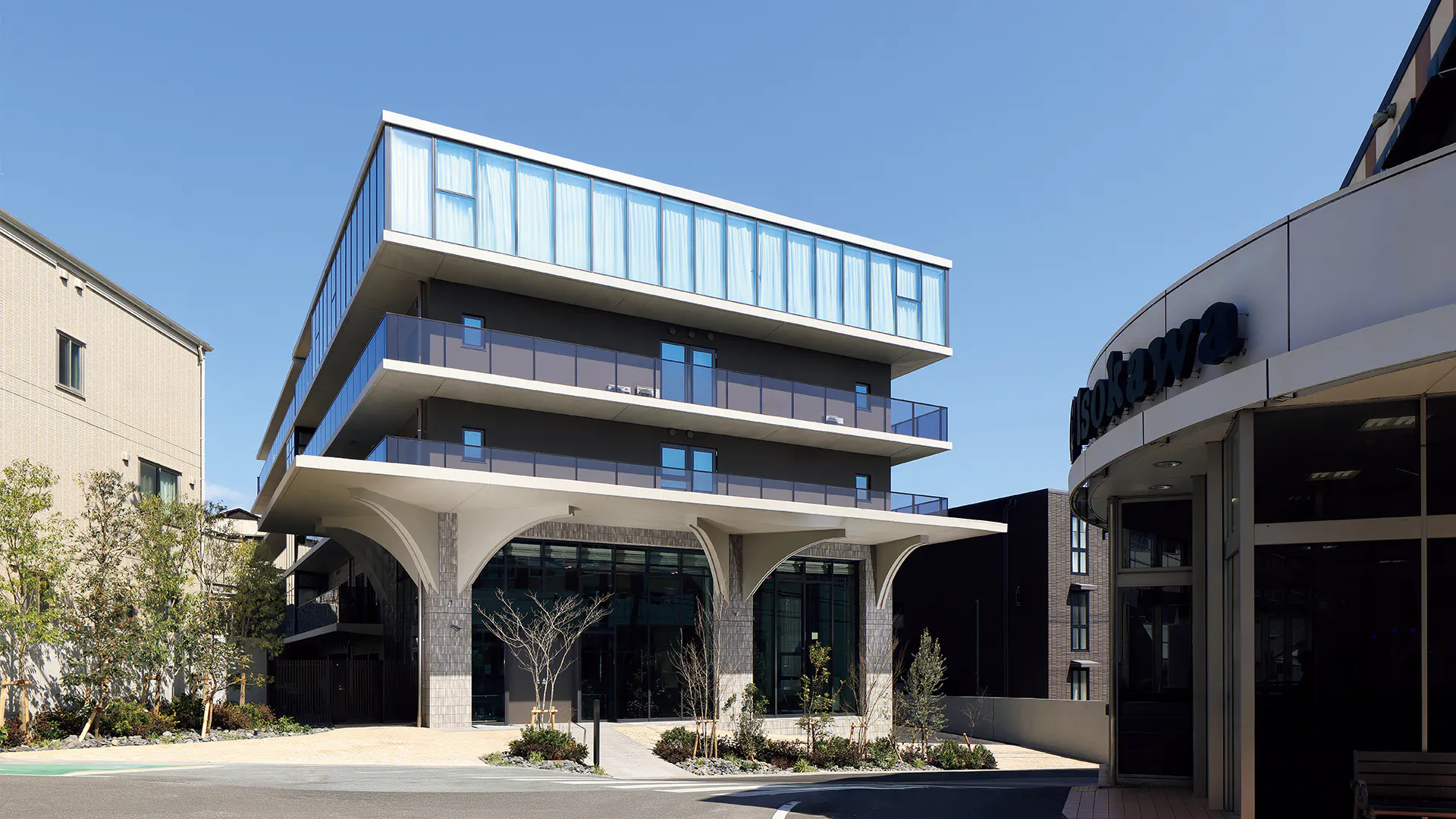 メディカルホームグランダあやめ池駅前 外観