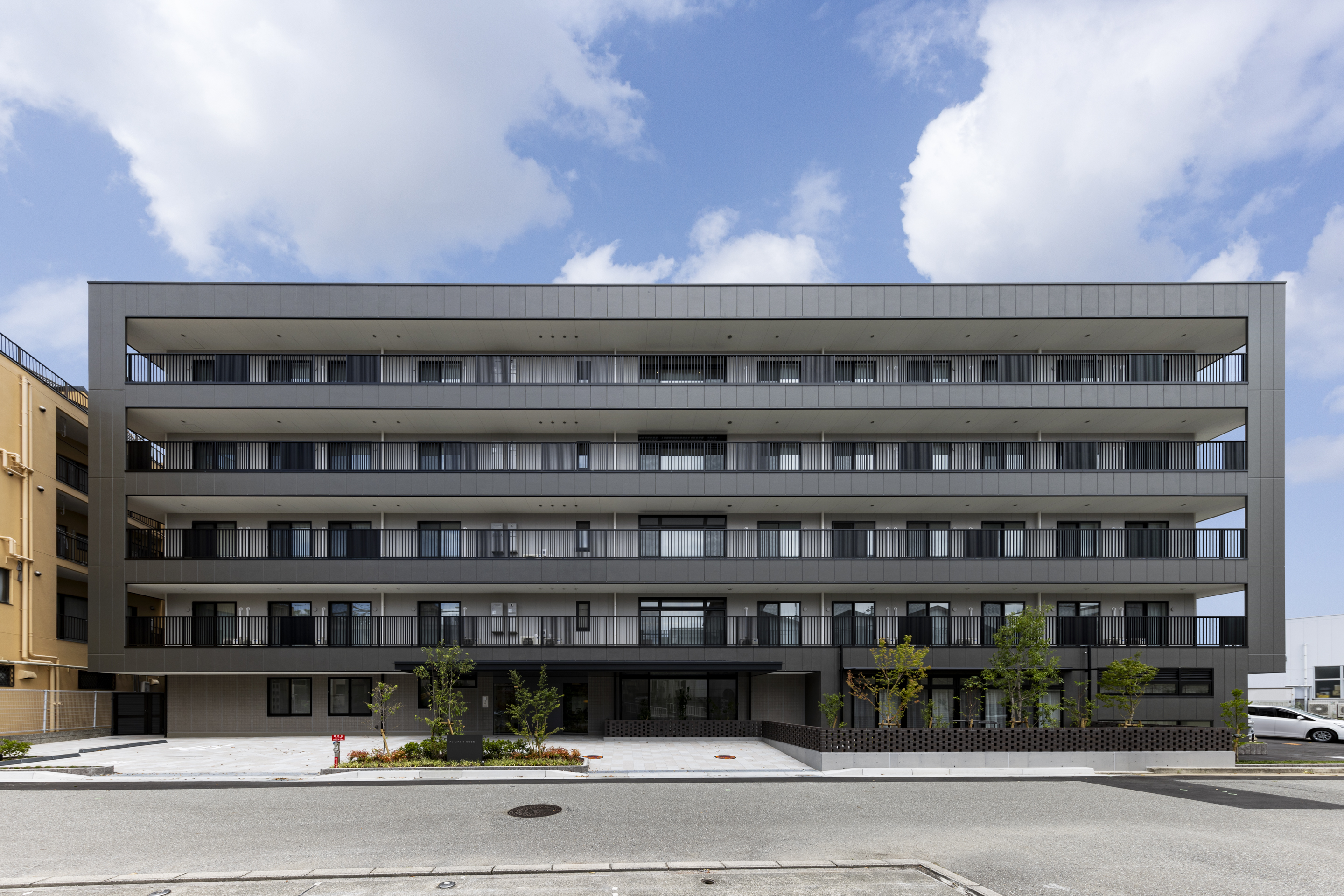 チャームスイート宝塚小浜 外観