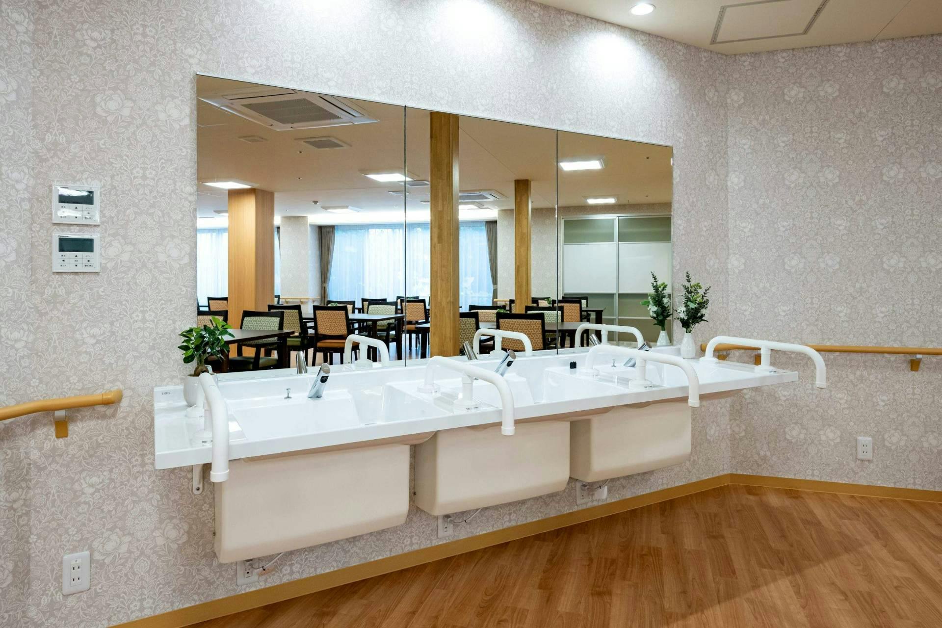 ハートランド志木 洗面台(食堂兼機能訓練室内)