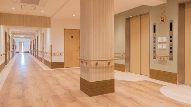 応援家族 福生 エレベーターホール