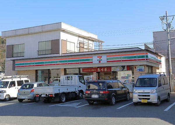 ウエリスオリーブ鎌倉岩瀬 セブンイレブン岩瀬鎌倉店