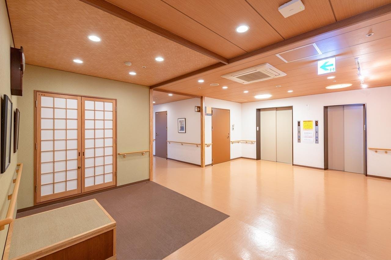 イリーゼ市川 エレベーターホール