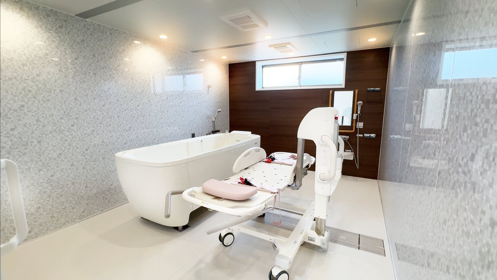 ナーシングホームヒューマン・ケア長浜 浴室（特殊浴）
