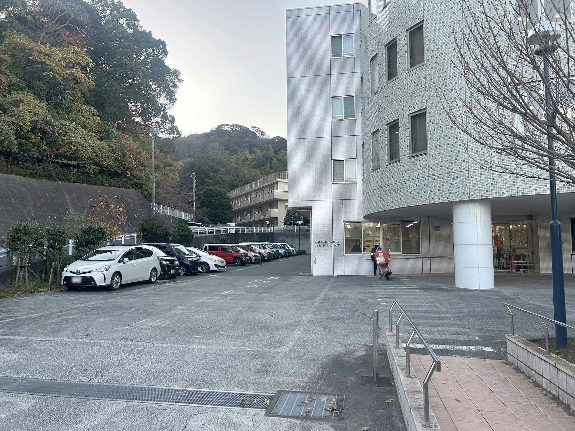 ハビタスカーマ 駐車場