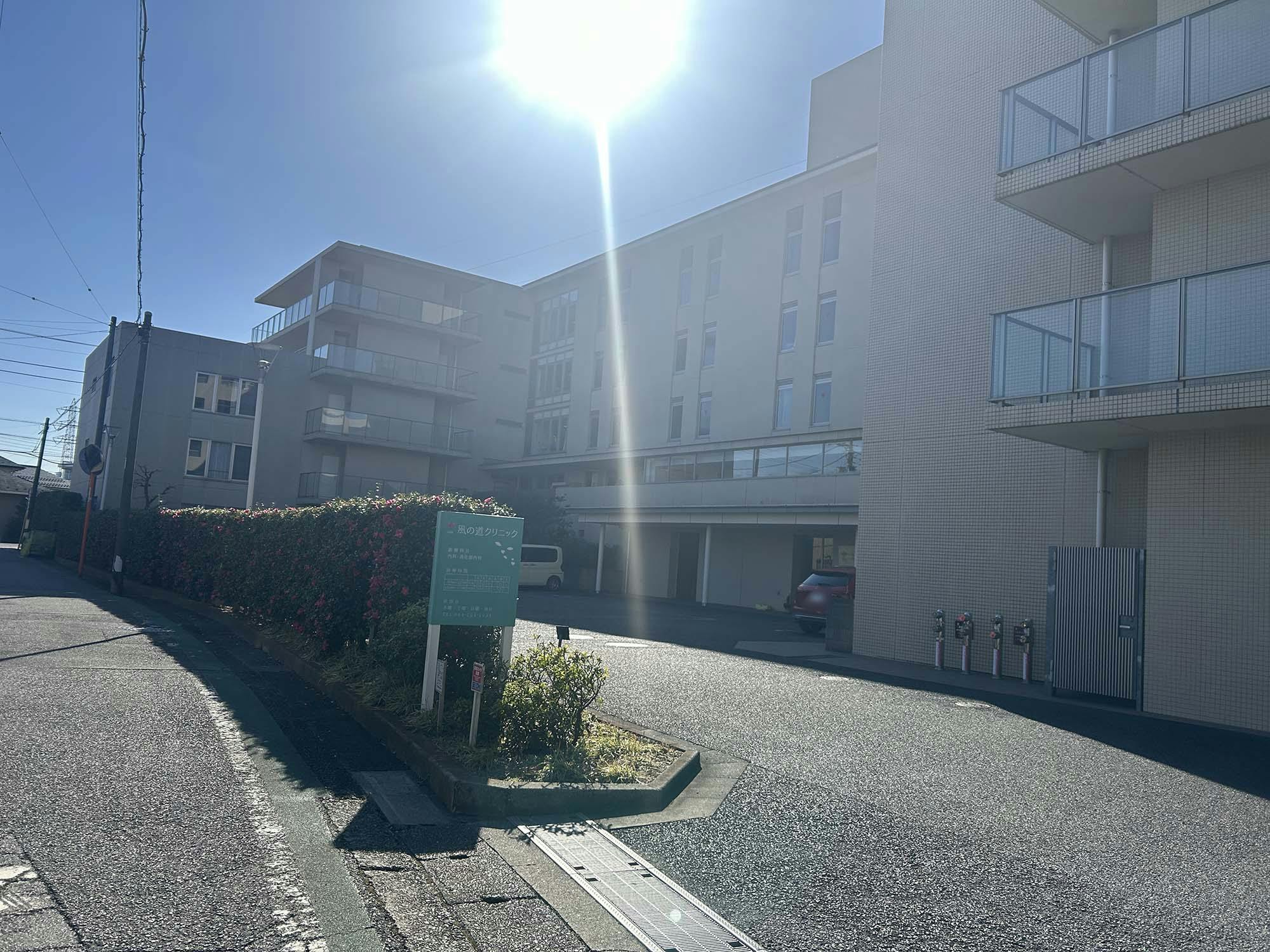 ケアハウス風知草 駐車場