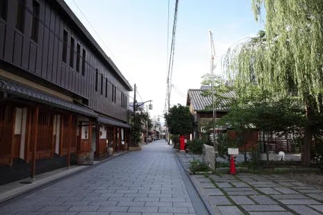 ココファン西陣中央 織成舘・手織技術振興財団界隈