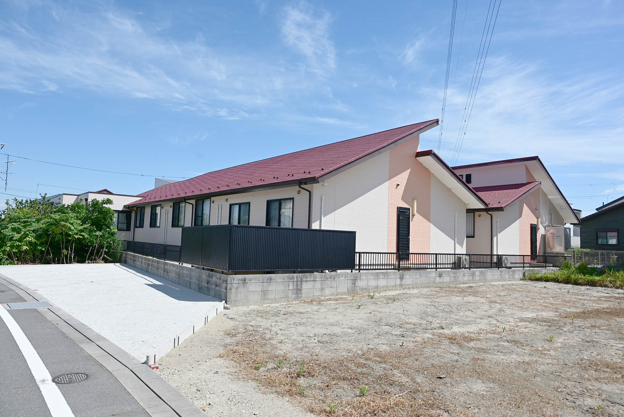 アローホーム春日 外観