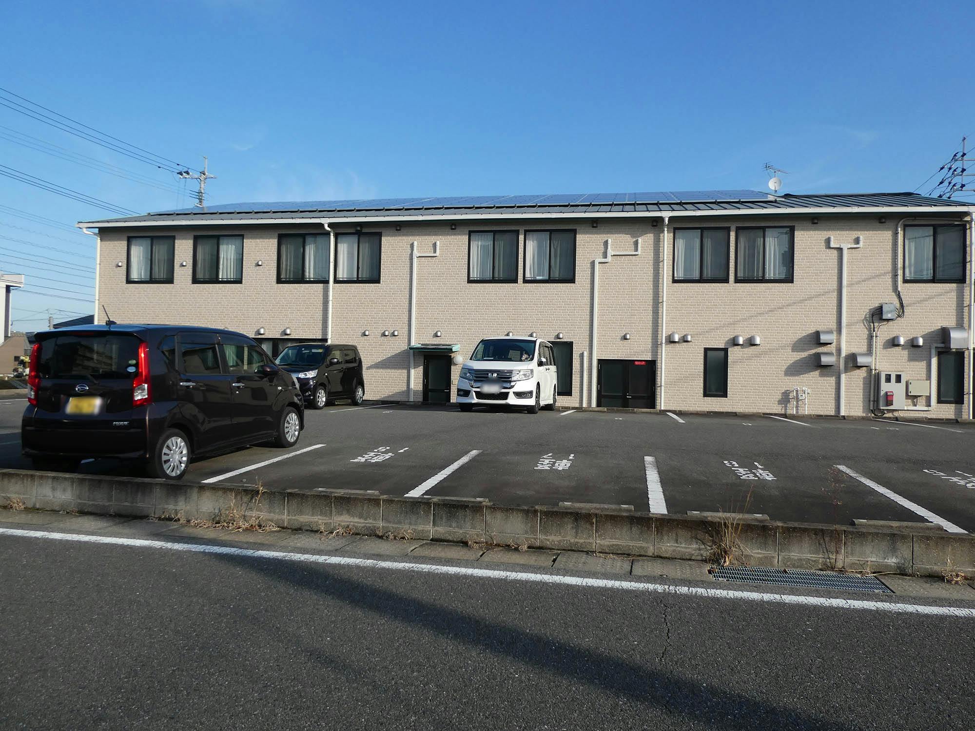 藤の蕾弐番館 駐車場