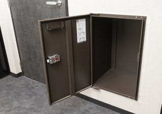シニアアップデートマンション ライフケア吹田 置き配ボックス