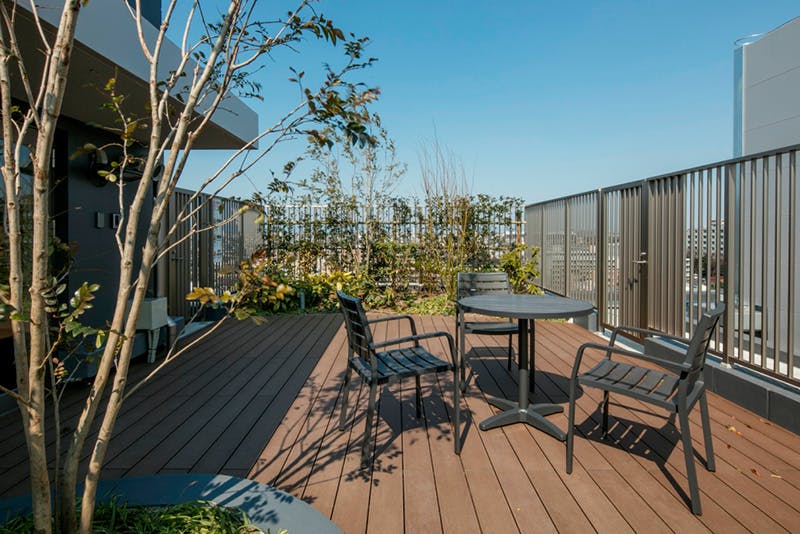 チャームスイート調布 屋上庭園