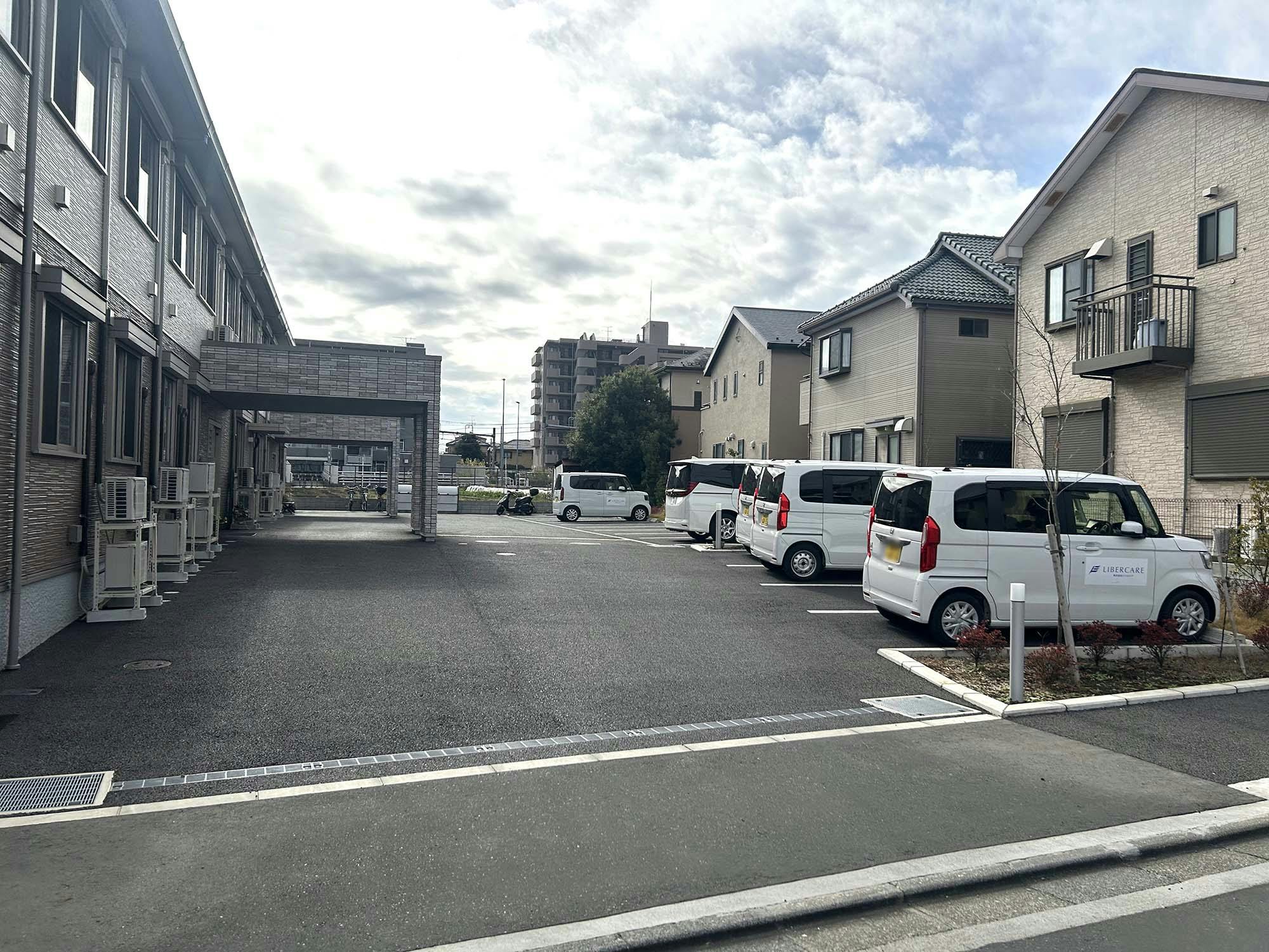 フレアスメディカルケアホーム元橋本 駐車場