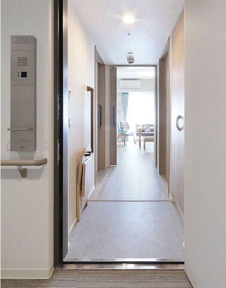 ウエリスオリーブ成城学園前 居室（玄関）
