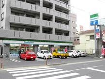 アルファリビング鹿児島上之園 ファミリーマート　ナポリ通り店