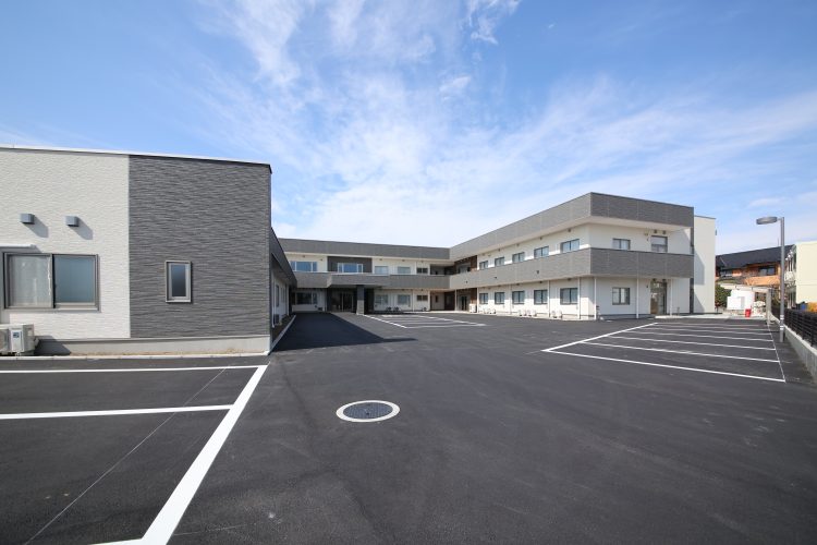 コスモス白滝 外観・駐車場