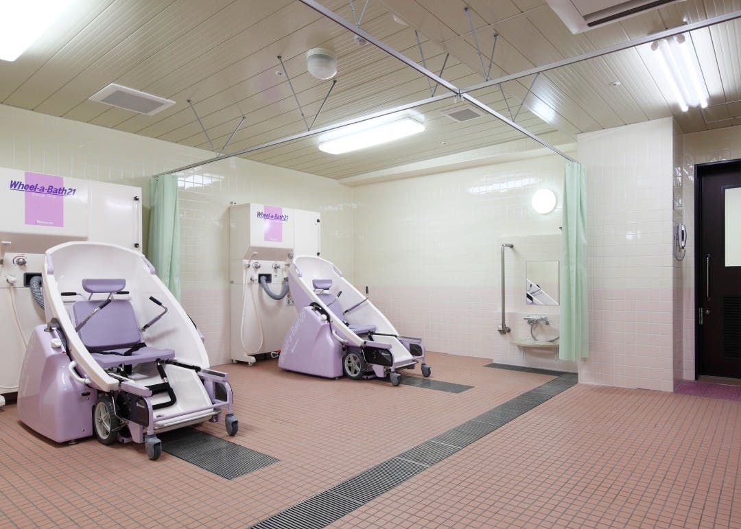 サービス付高齢者向け住宅富士桜 1階通所リハビリテーション特別浴室・脱衣室