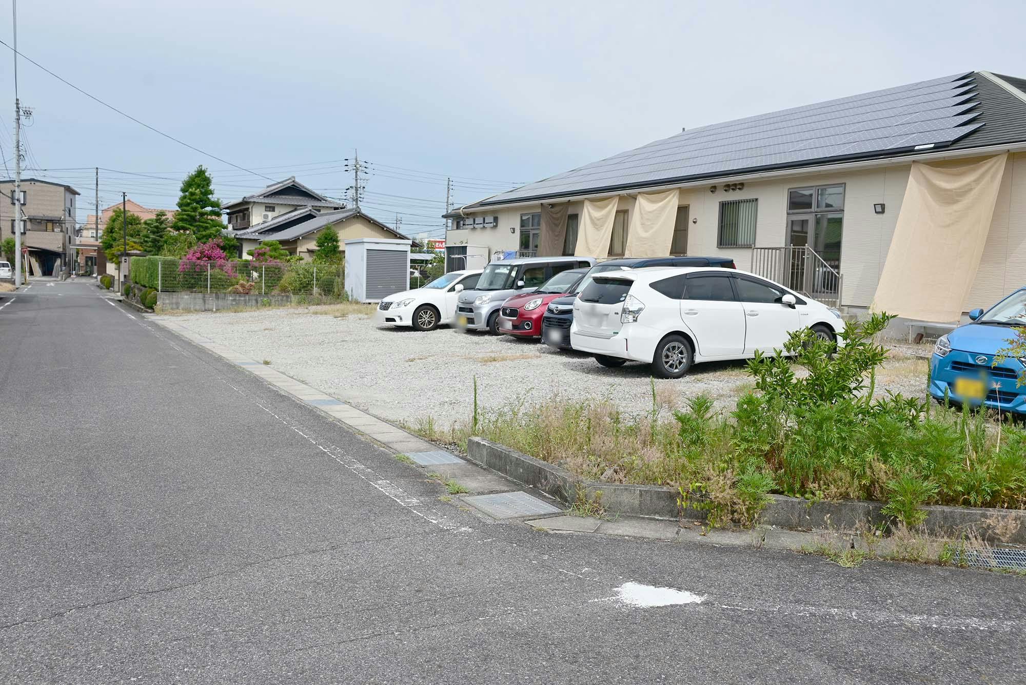 サポートハウス結 駐車場