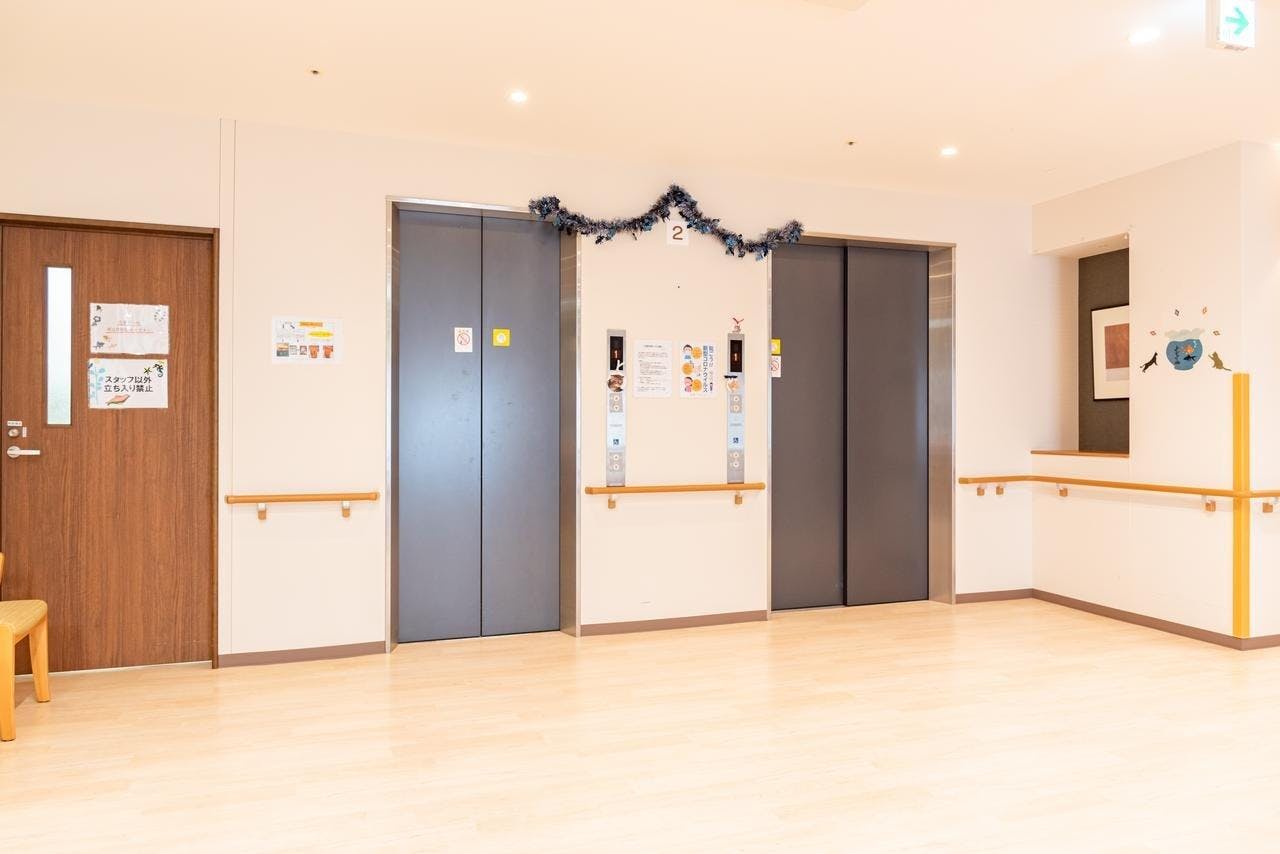 イリーゼ東岩槻 エレベーターホール