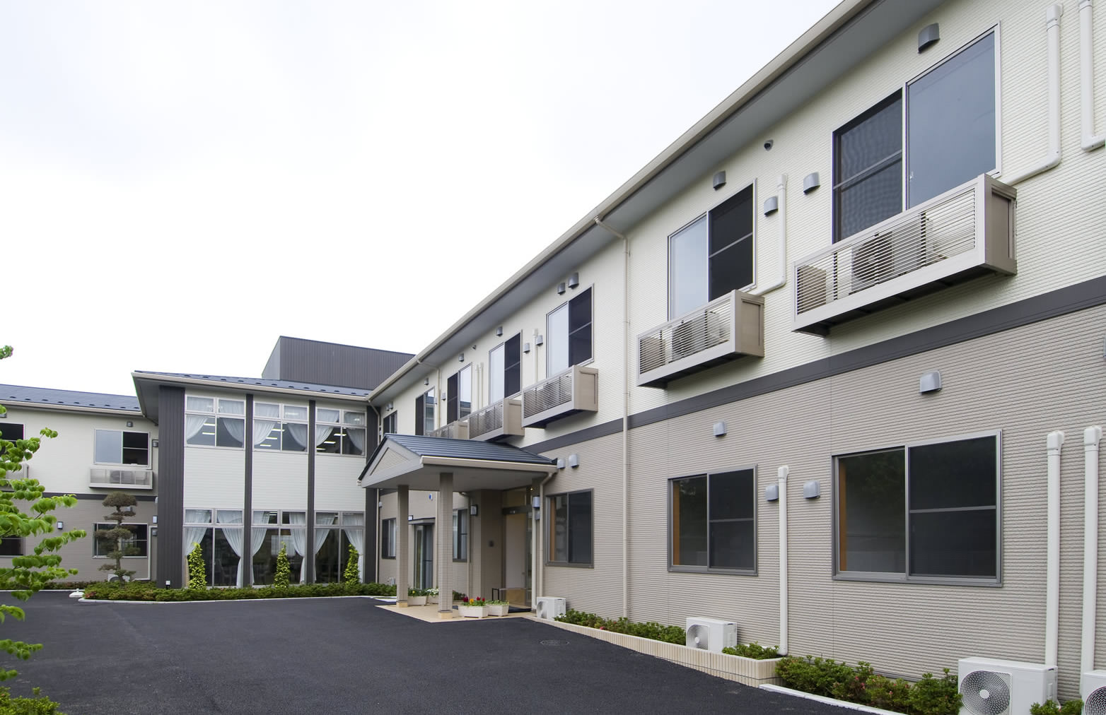 あずみ苑ラ・テラス庄和 外観