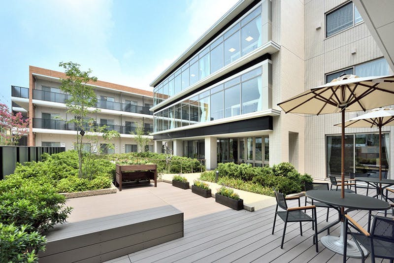 チャームプレミア深沢 ウッドデッキ