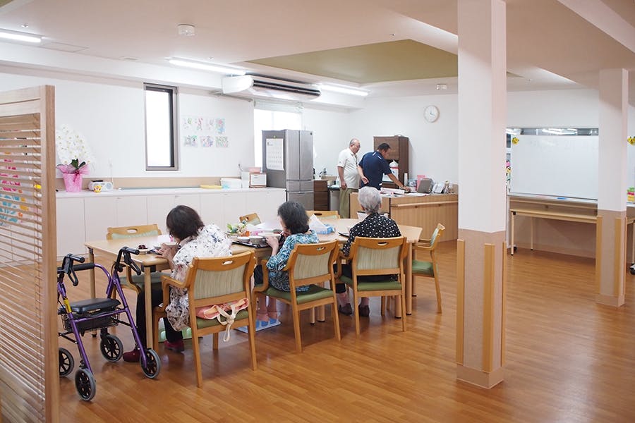 有料老人ホームメディケア福岡西 食堂・談話コーナー
