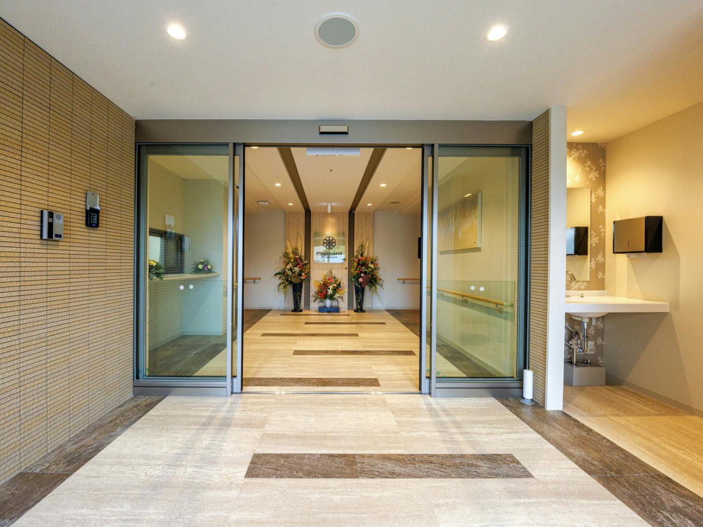 プレザンメゾン篠崎 エントランス