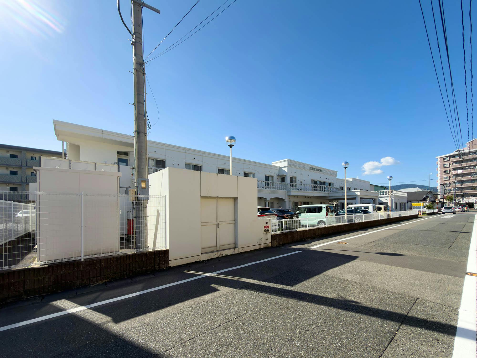 エリーゼロイヤル 外観