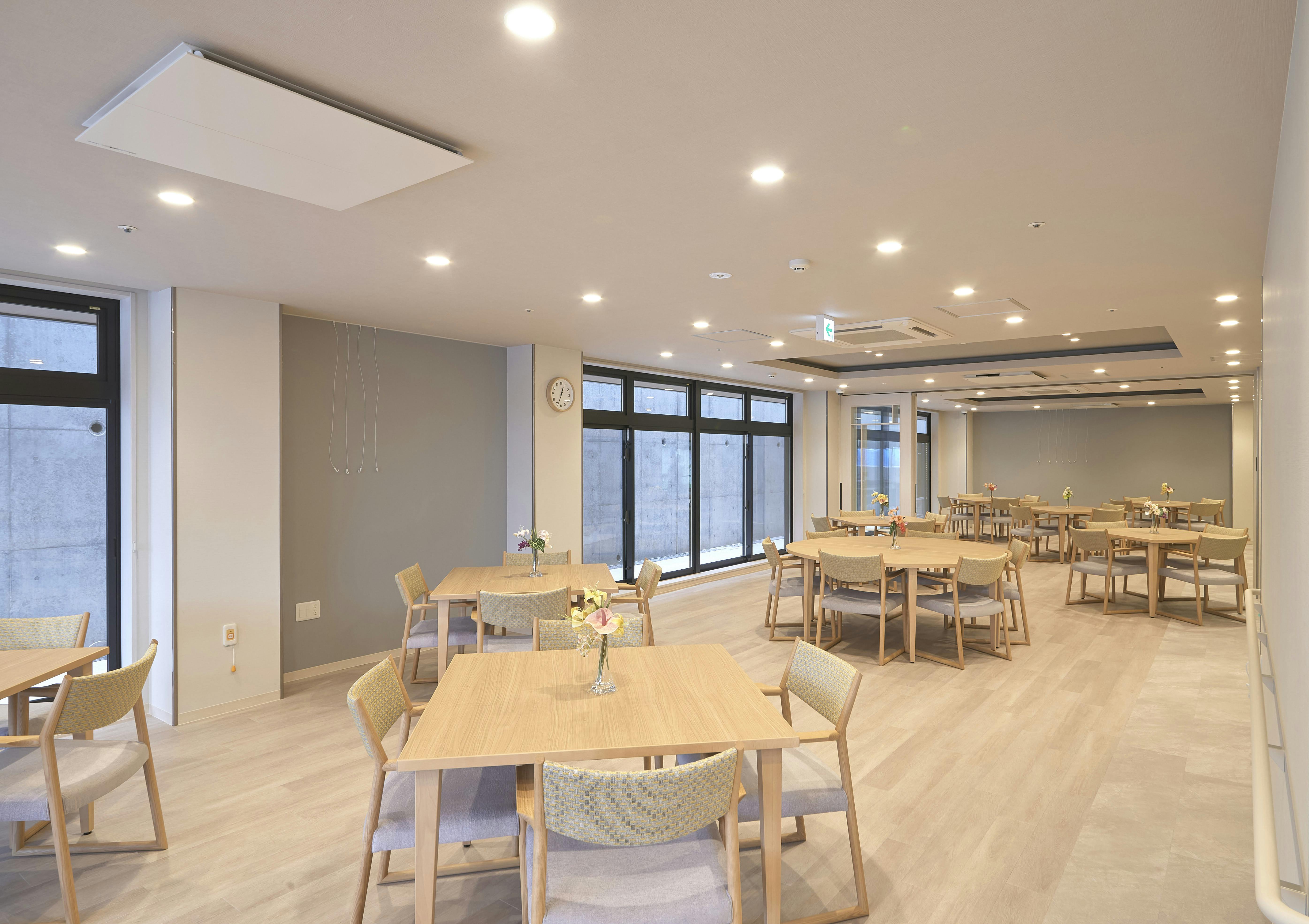 チャームスイート能見台 ダイニング