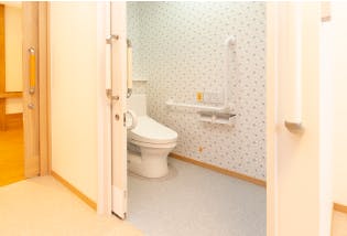 住宅型有料老人ホーム みかちゃんの家 瓜破西 居室トイレ