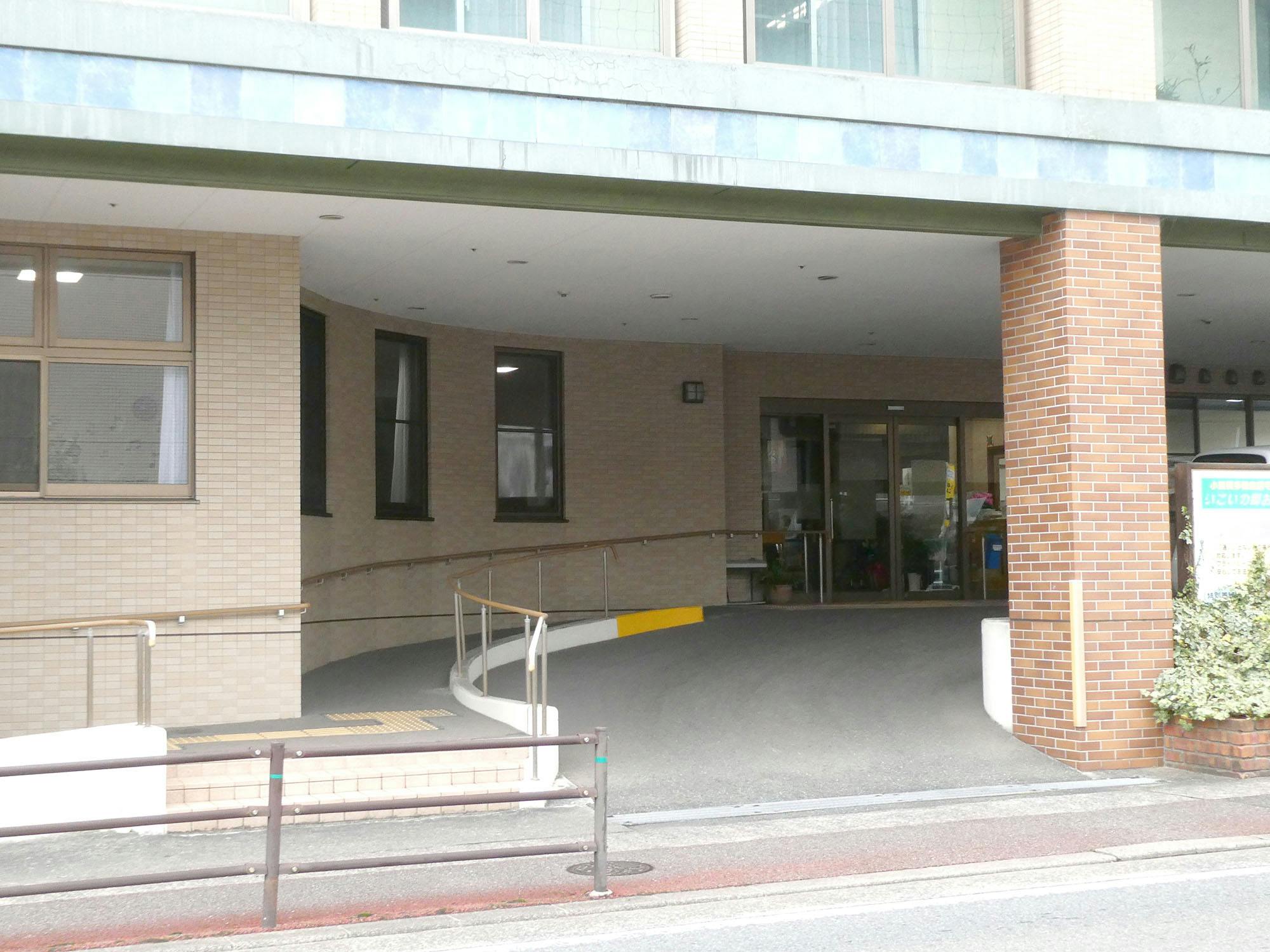 地域密着型特定施設ケアハウスおざさ 入口