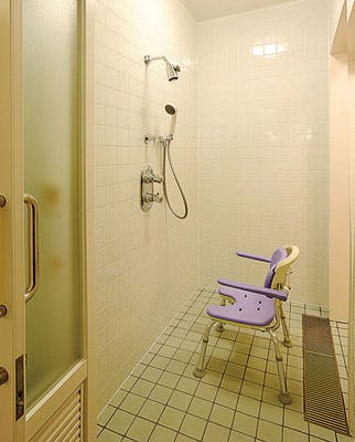 介護付有料老人ホーム 多生苑西栄町 シャワールーム
