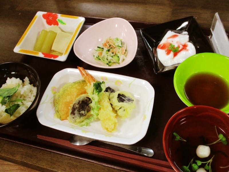ロイヤルホーム池田五月丘 お食事例