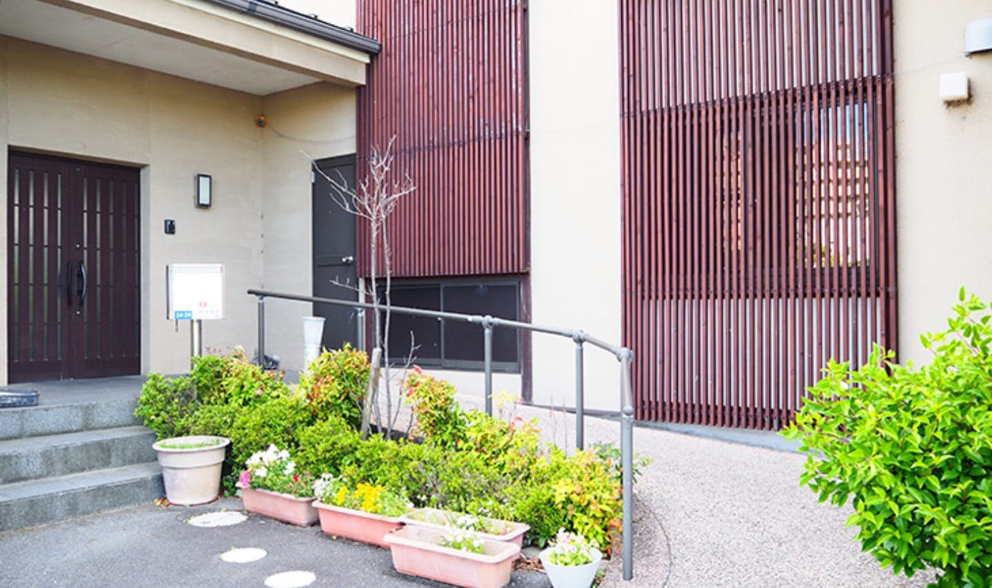 グランメゾン輪舞館大津真野 エントランス