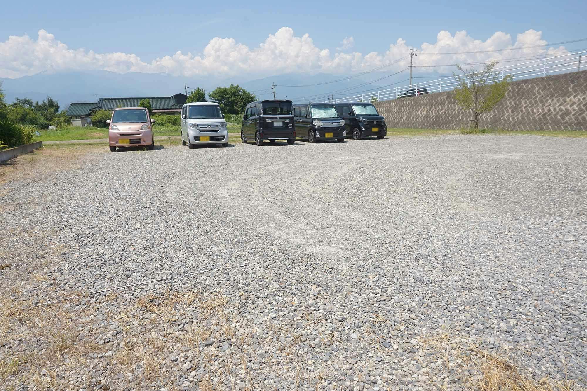 フローレンス安曇野 駐車場