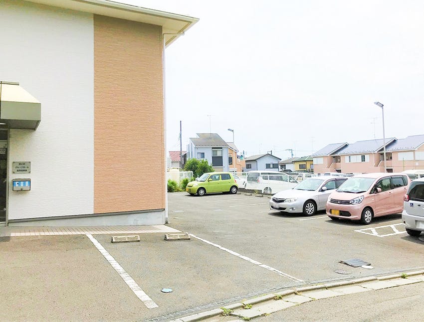 愛の家グループホーム座間西栗原 駐車場