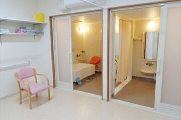ライフリゾート枚方 脱衣室と個浴室