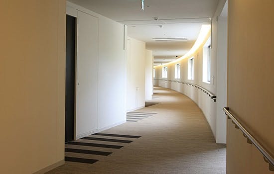 住宅型有料老人ホーム フォレスト垂水弐番館 廊下