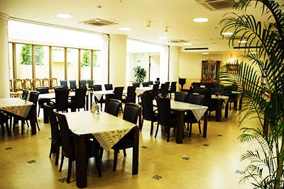 マサコーヌ帝塚山 地下大食堂