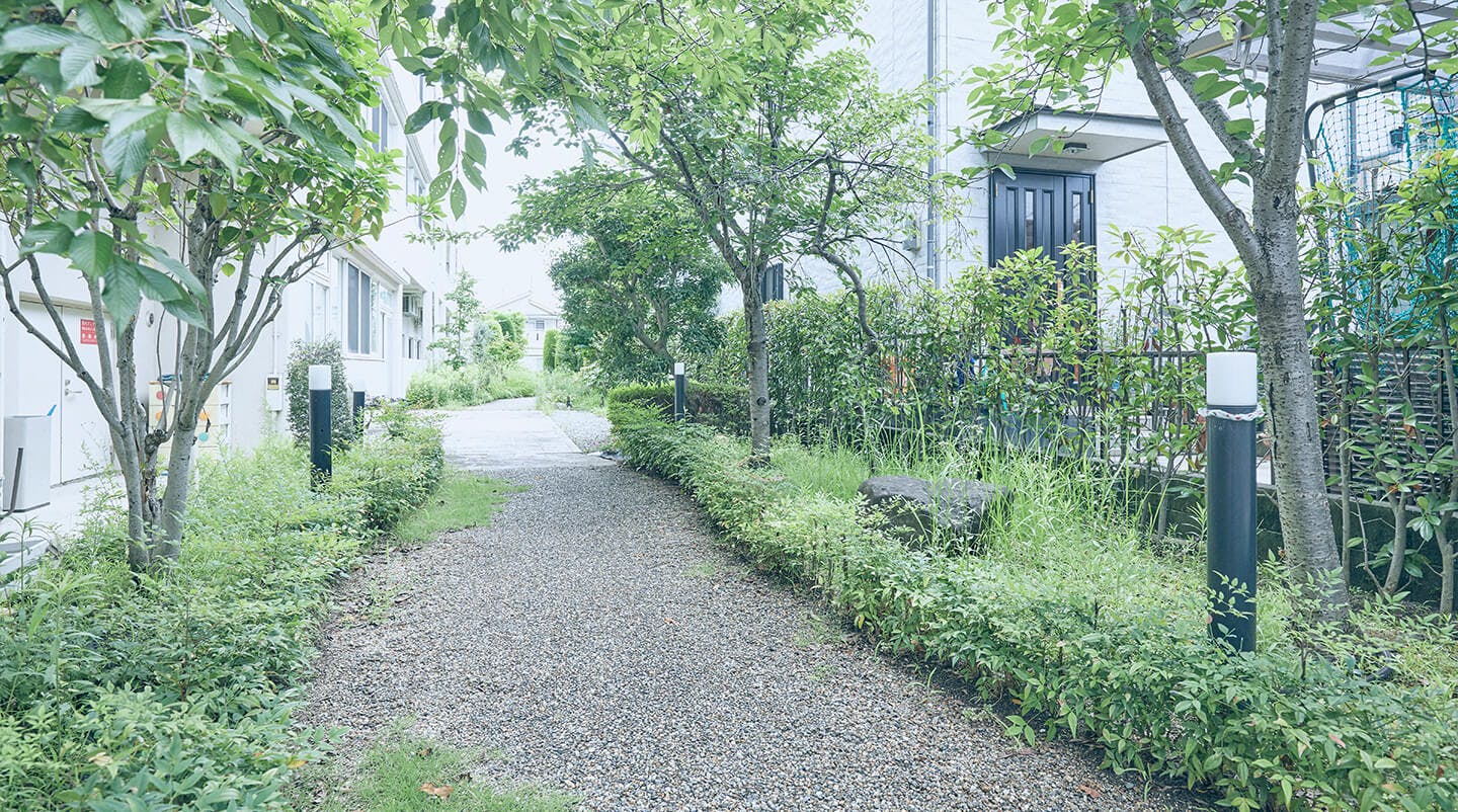 介護付有料老人ホーム ライフビュー 遊歩道