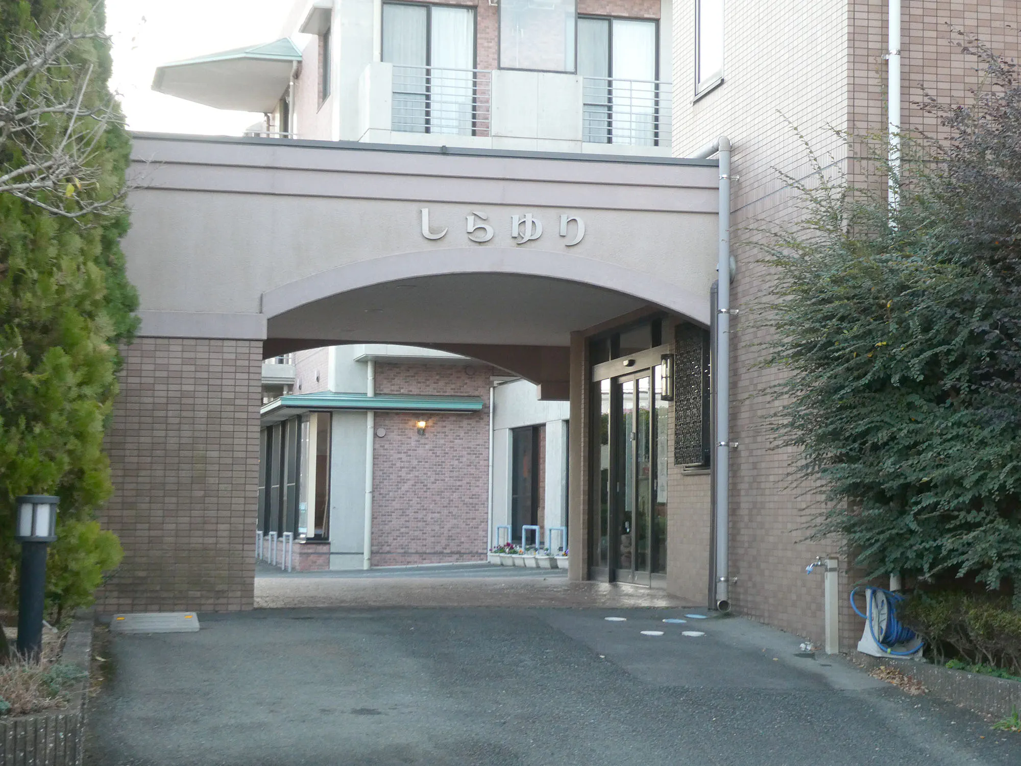 ケアタウンしらゆり 入口