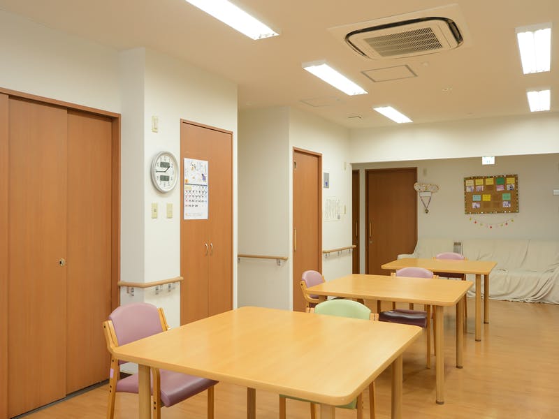 グループホームたのしい家大倉山 居間兼食堂
