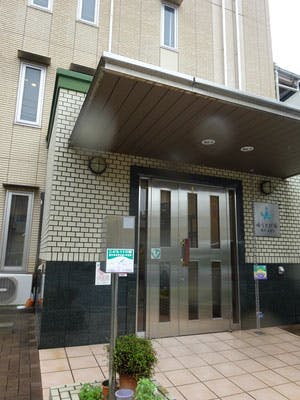 ゆうとぴ庵神戸・石屋川 玄関
