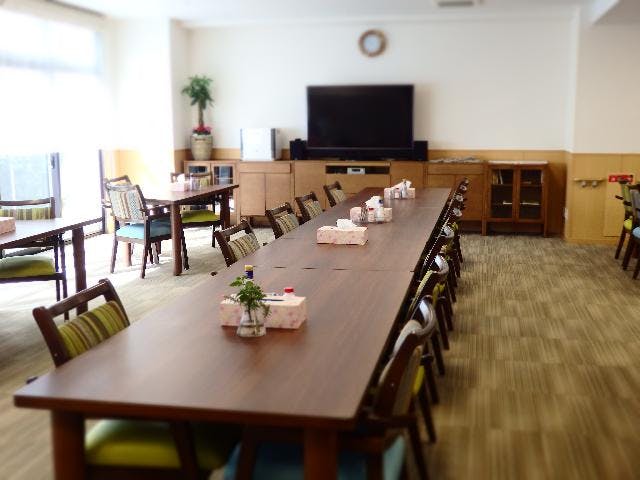 ルミエ市川 食堂サロン