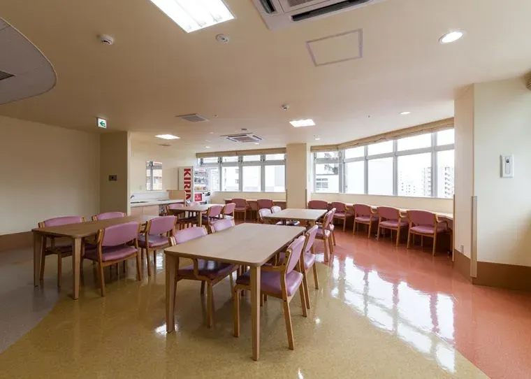 ココファン創成川イースト 食堂談話室