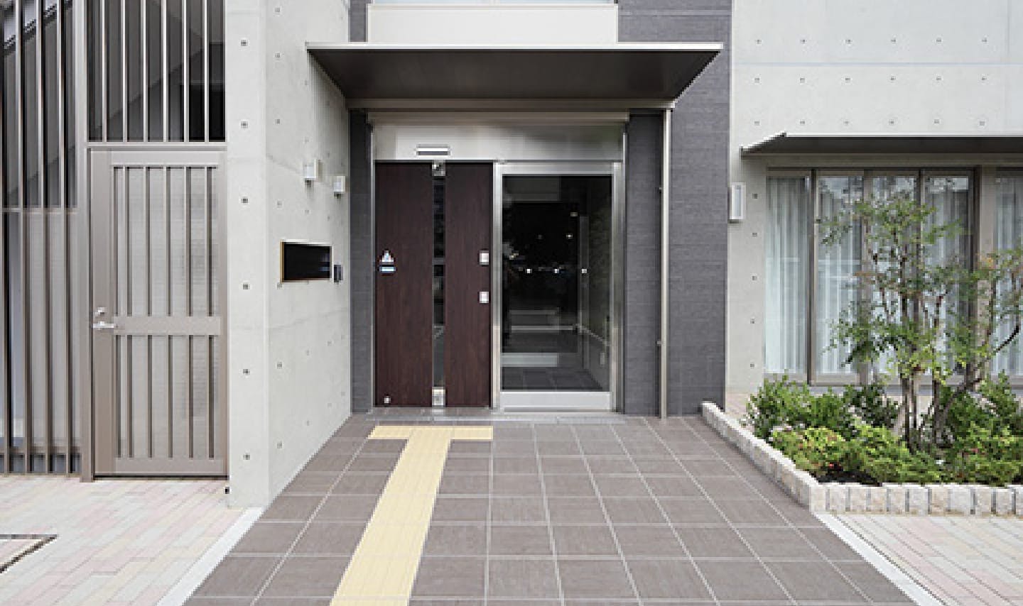 グランメゾン迎賓館京都桂川 正面玄関
