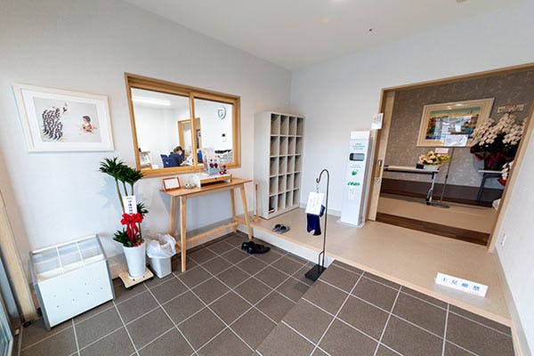 ナーシングホーム三つの鳳 玄関