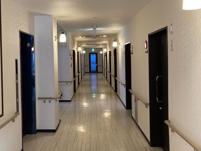 悠愛アリビオ 廊下