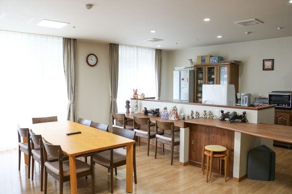 サービス付き高齢者向け住宅 八重の里 食堂