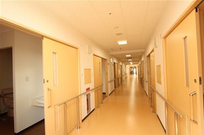 介護付有料老人ホーム エクセレントくわな 廊下